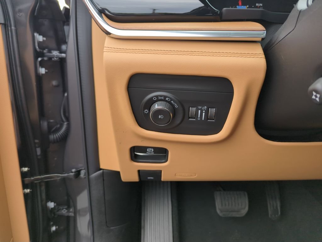 New 2026 Baltic Gray Metallic Clear-Coat Exterior Paint Jeep Summit image 20