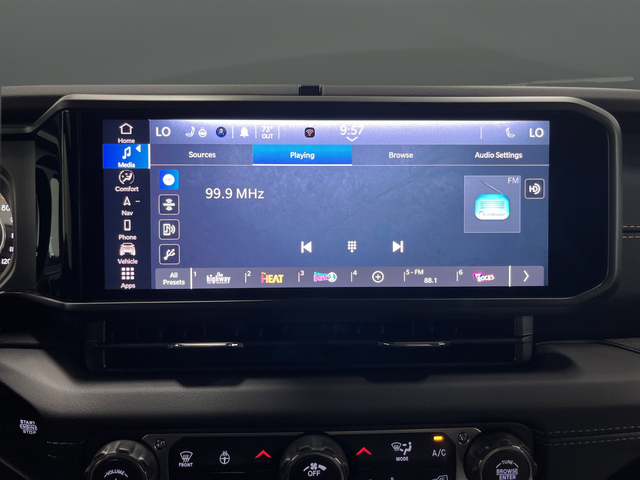 2025 Jeep Wrangler 4-Door Sahara - Photo 17