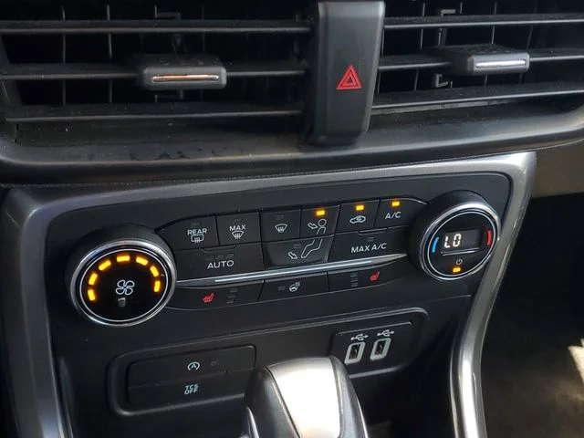 Used 2019 Blue Ford SES image 29