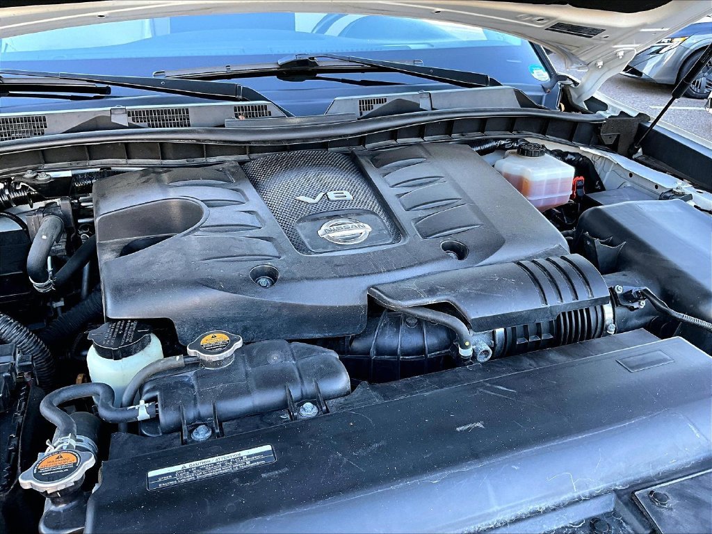 Certified Used 2022 White Nissan Platinum image 31