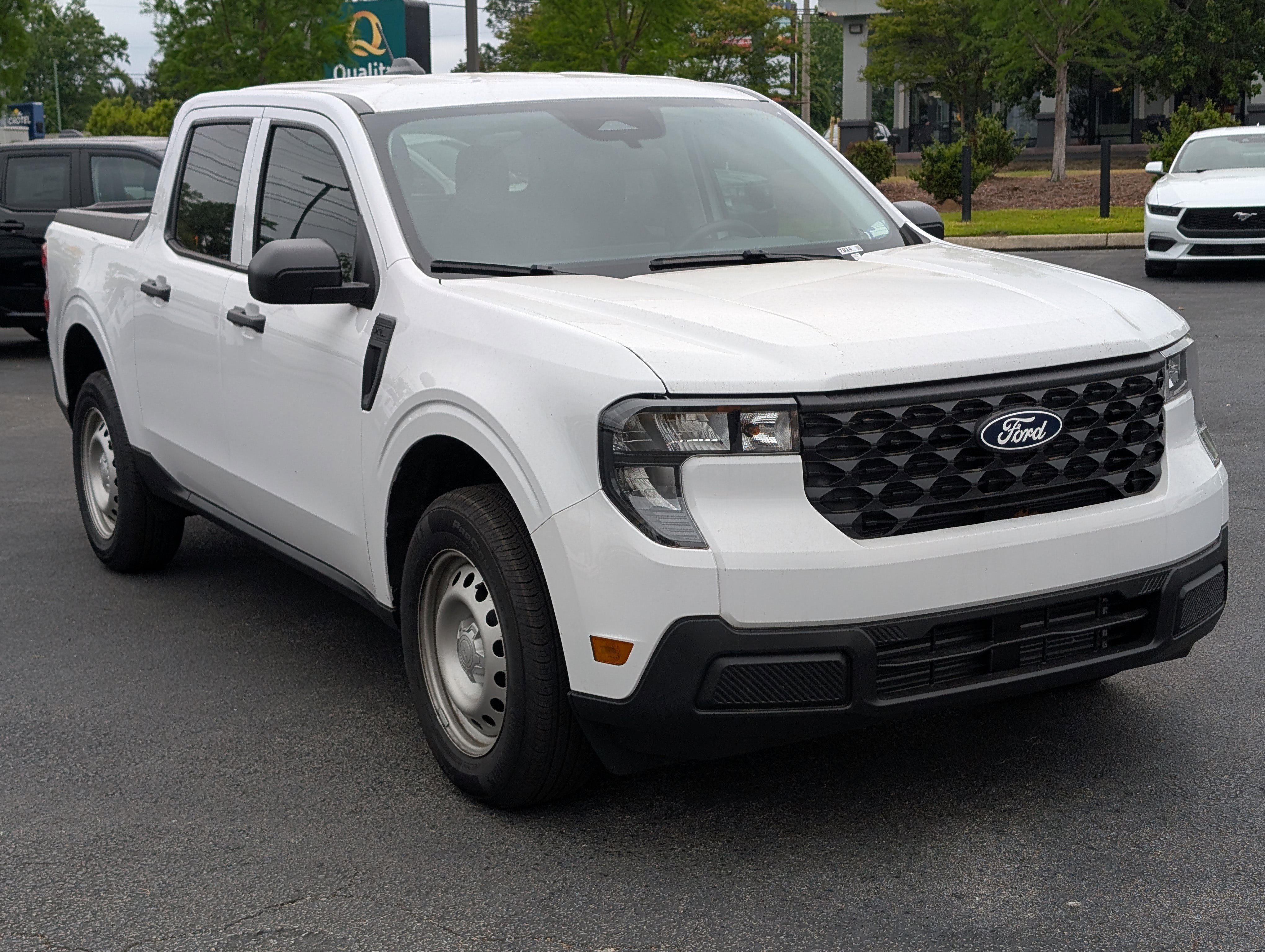2025 Ford Maverick XL - Photo 4