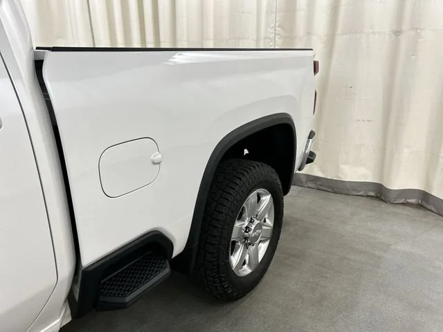 Used 2020 Iridescent Pearl Tricoat Chevrolet LTZ image 31