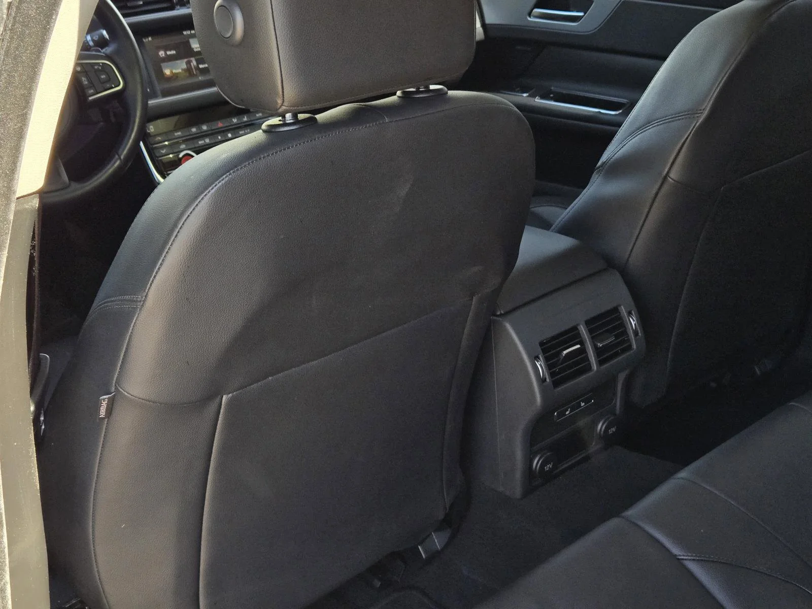 Used 2017  Jaguar 35t Premium image 32