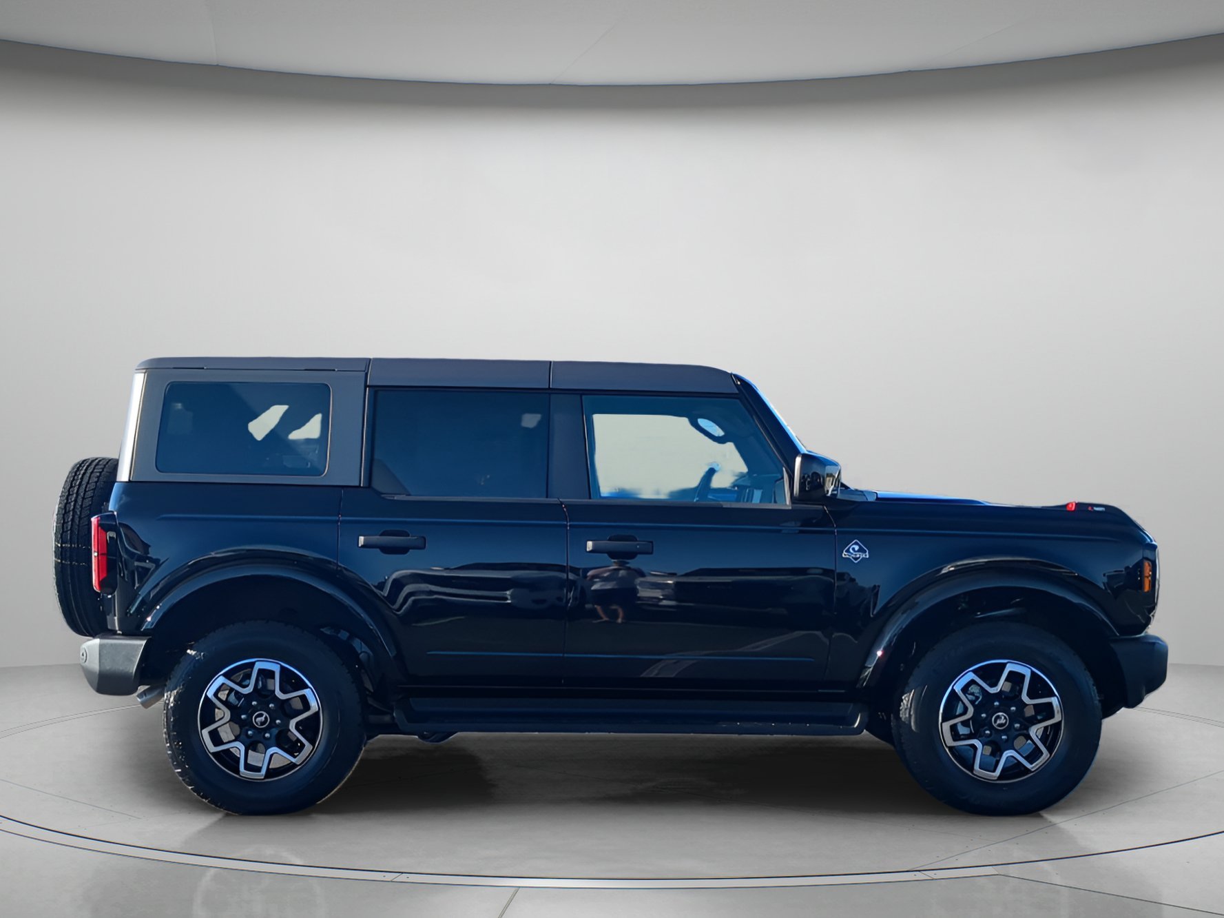 New 2026 Shadow Black Ford Outer Banks® image 36