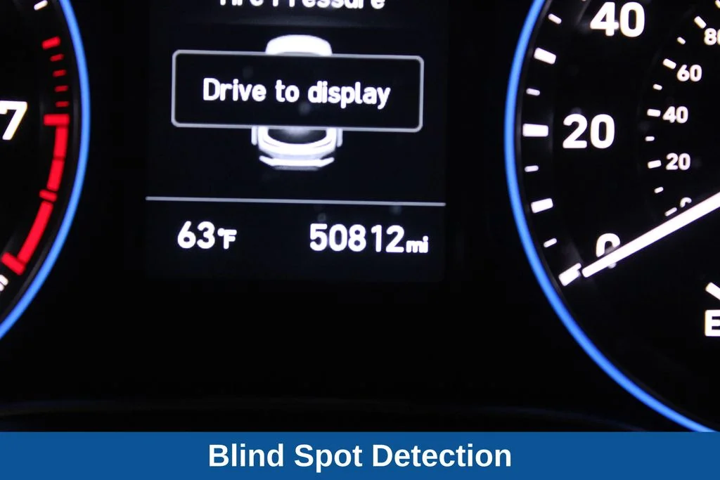 Used 2021 Gray Hyundai SEL image 5