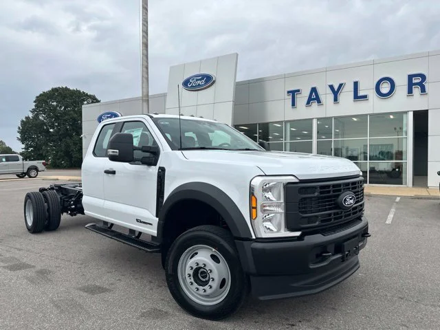2027 Ford F-550 Super Duty Chassis Cab