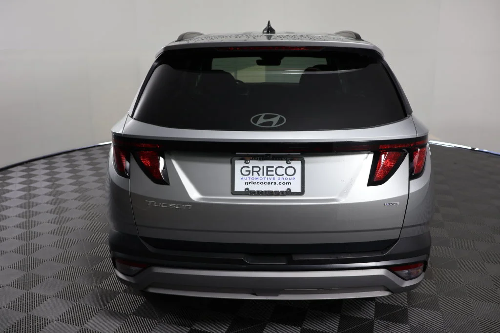 Used 2025 Shimmering Silver Hyundai SEL image 7