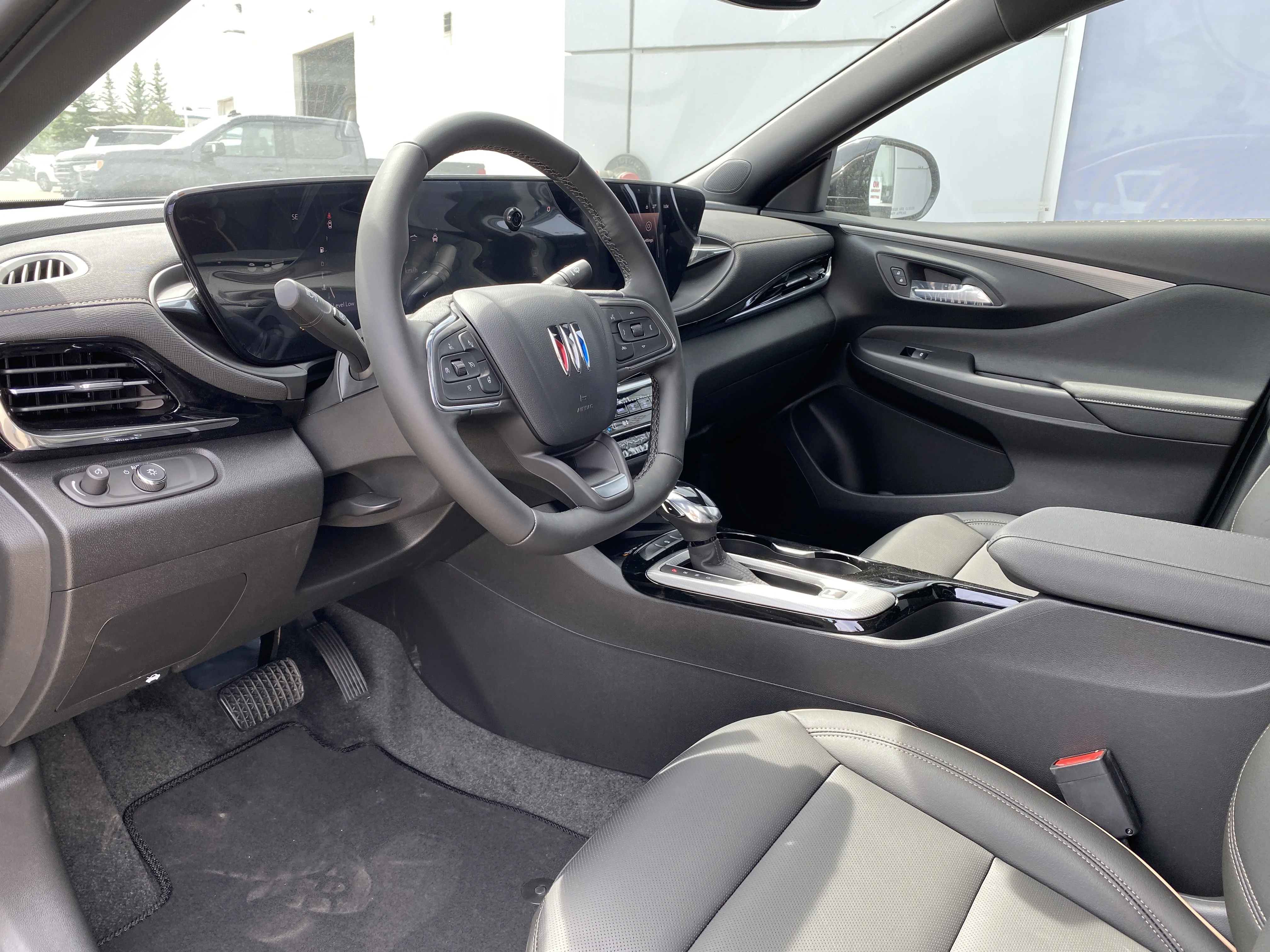 New 2026 EBONY TWILIGHT METALLIC Buick Avenir image 14