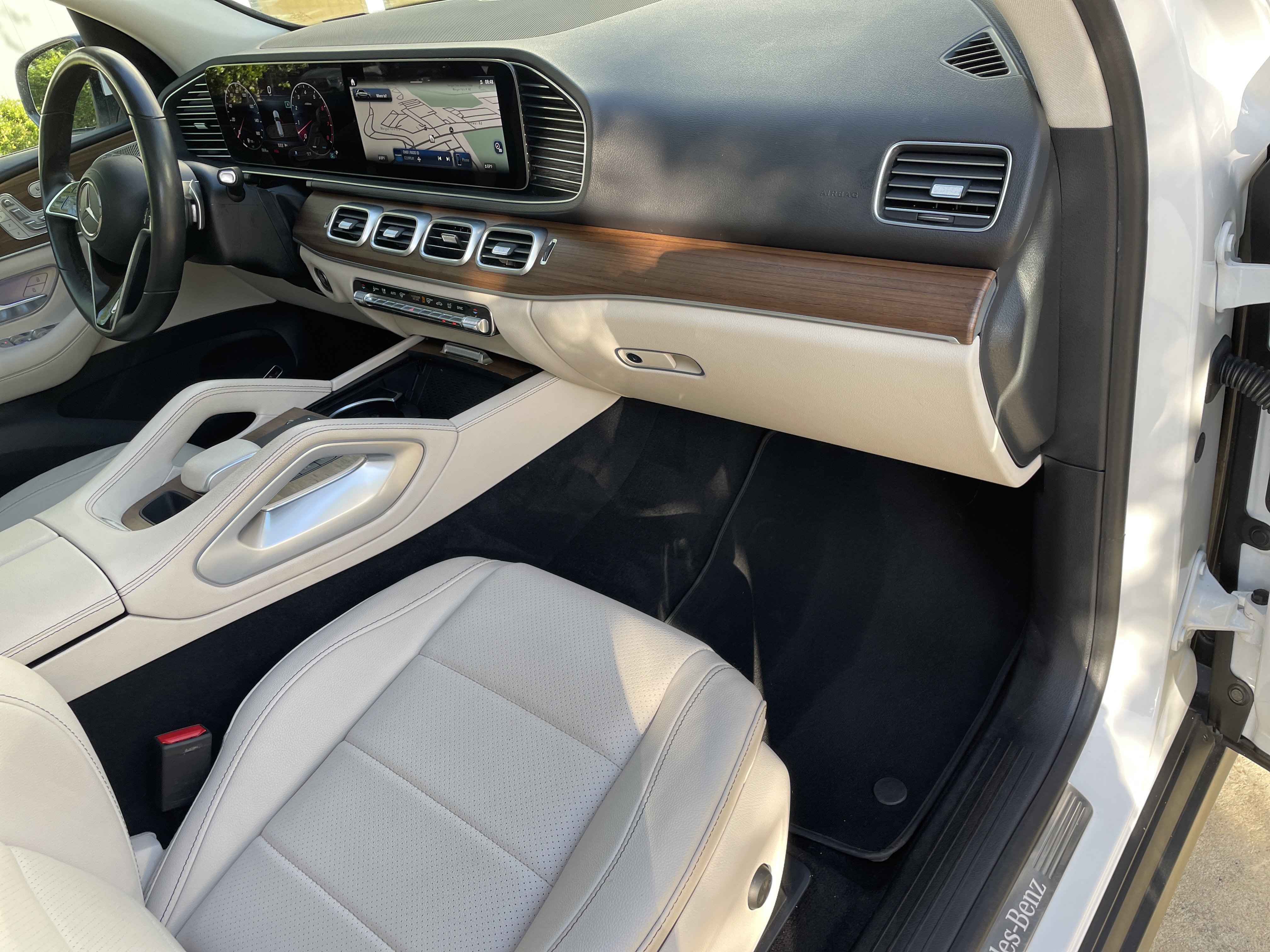 Certified Used 2024 Polar White Mercedes-Benz GLE 450 4MATIC® SUV image 47