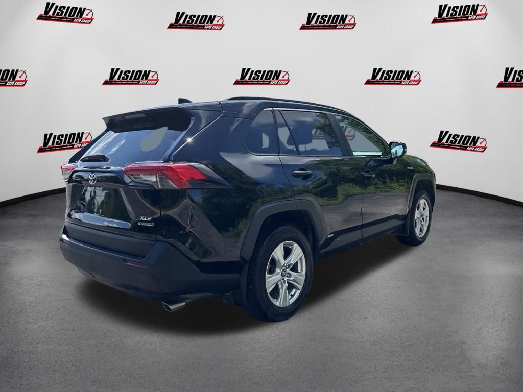Used 2020 Black Toyota XLE image 5