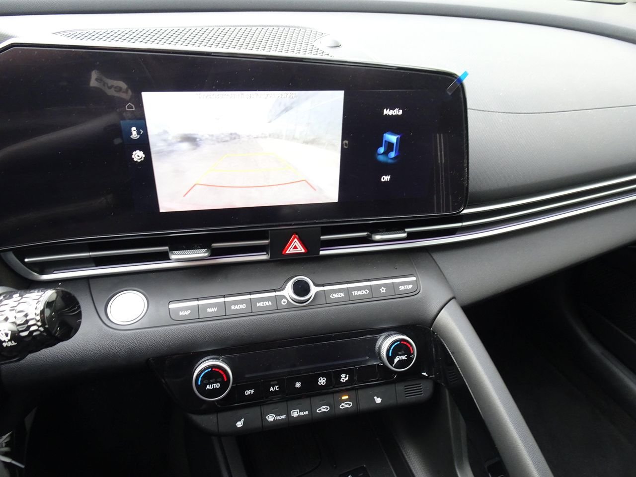 2025 Hyundai Elantra SEL - Photo 19