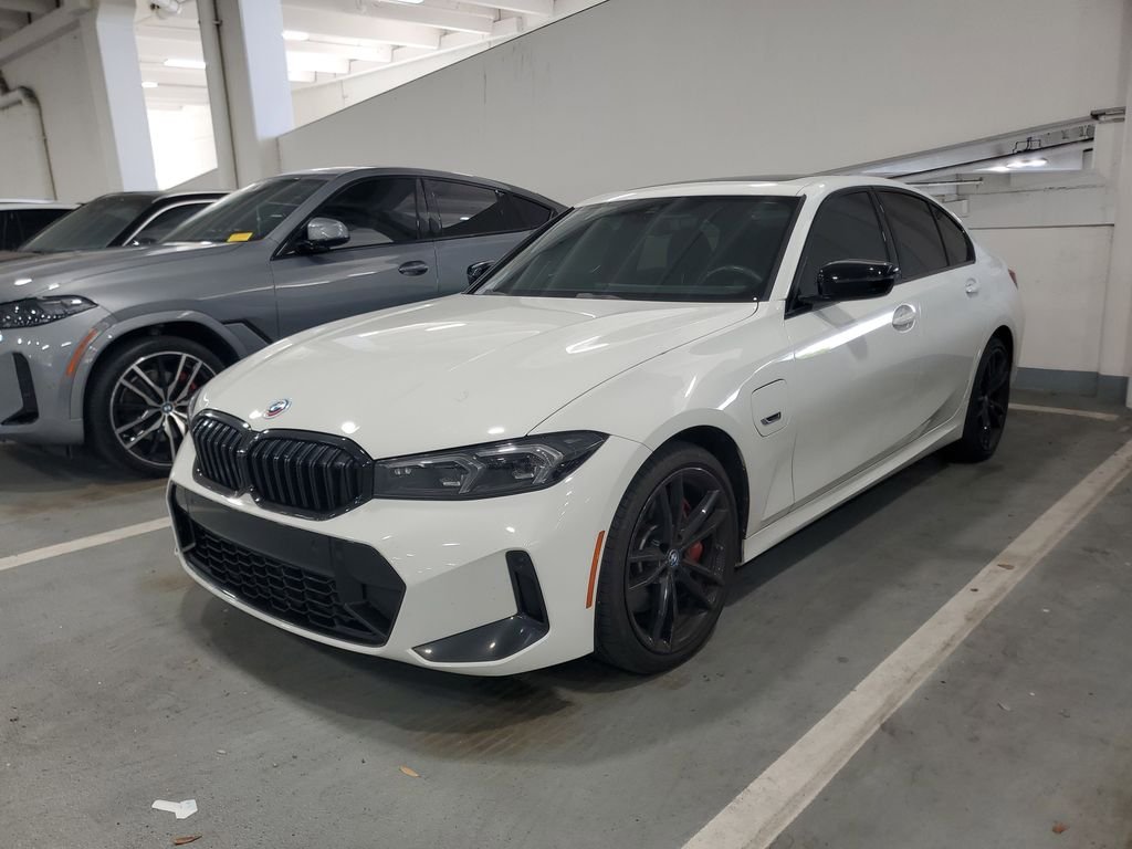2023 BMW 3 Series 330e Sedan's photo