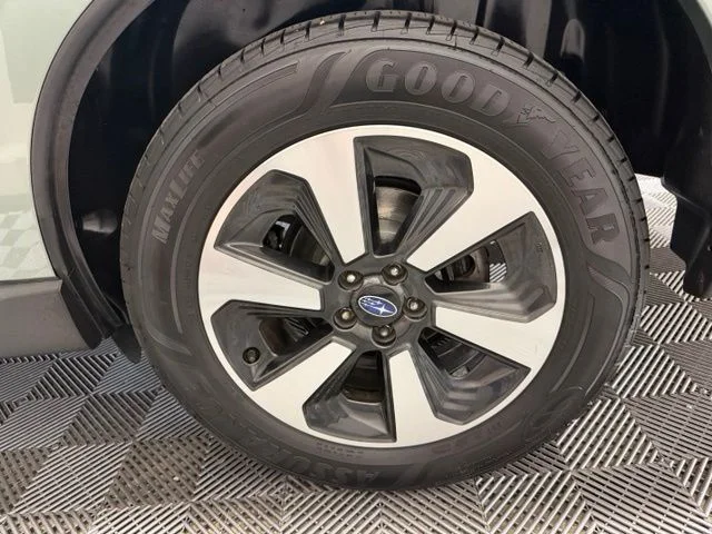 Used 2018 Green Subaru 2.5i Premium image 46