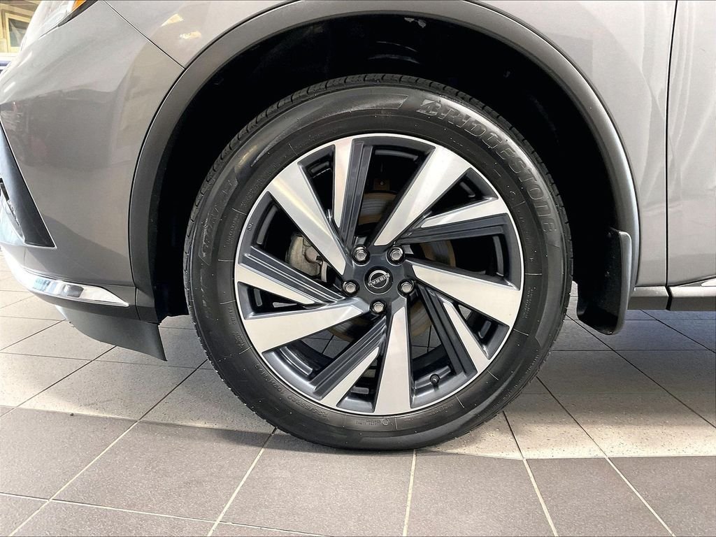 Used 2023 Gray Nissan SL image 7