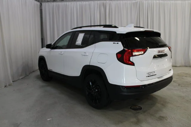Used 2023 SUMMIT WHITE GMC SLE image 26