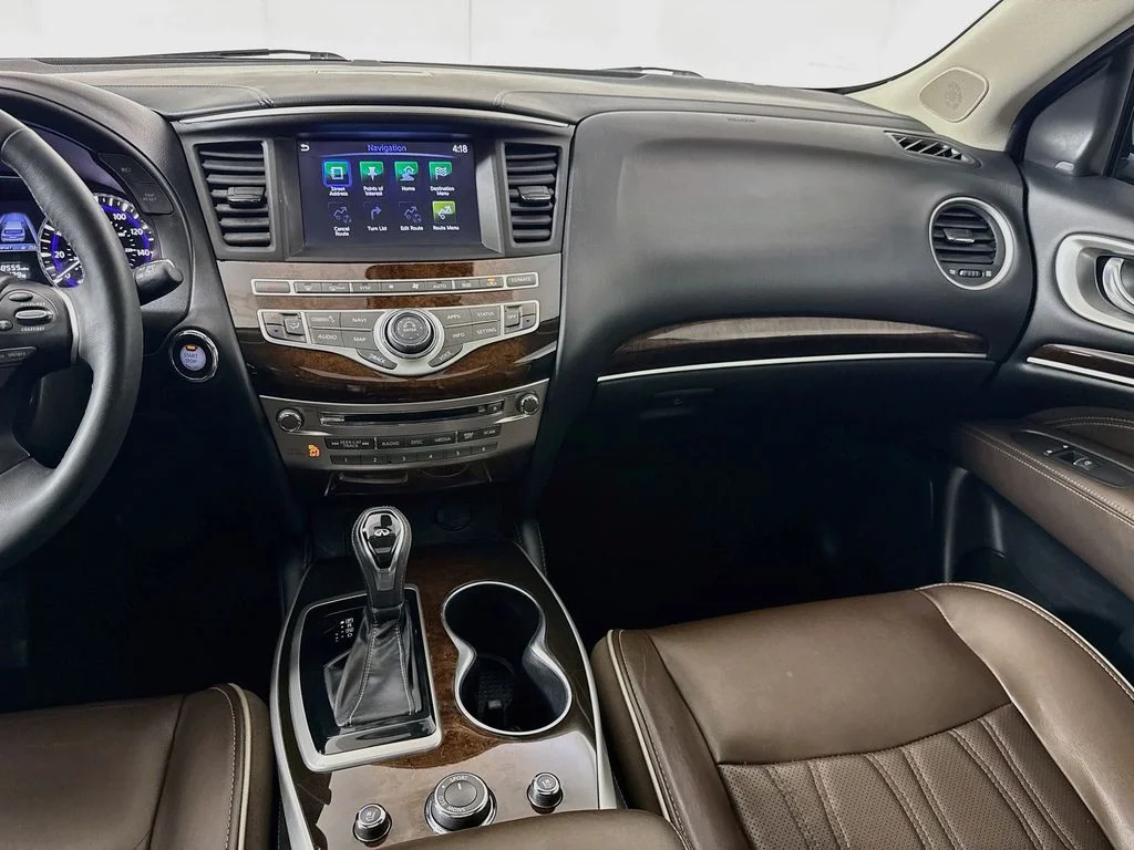 Certified Used 2019 White INFINITI LUXE image 31