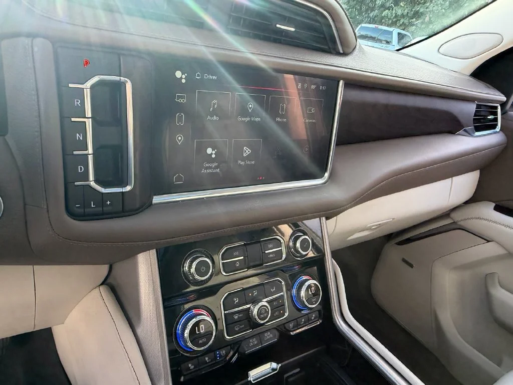 Used 2022 White Frost Tri-Coat GMC Denali image 12