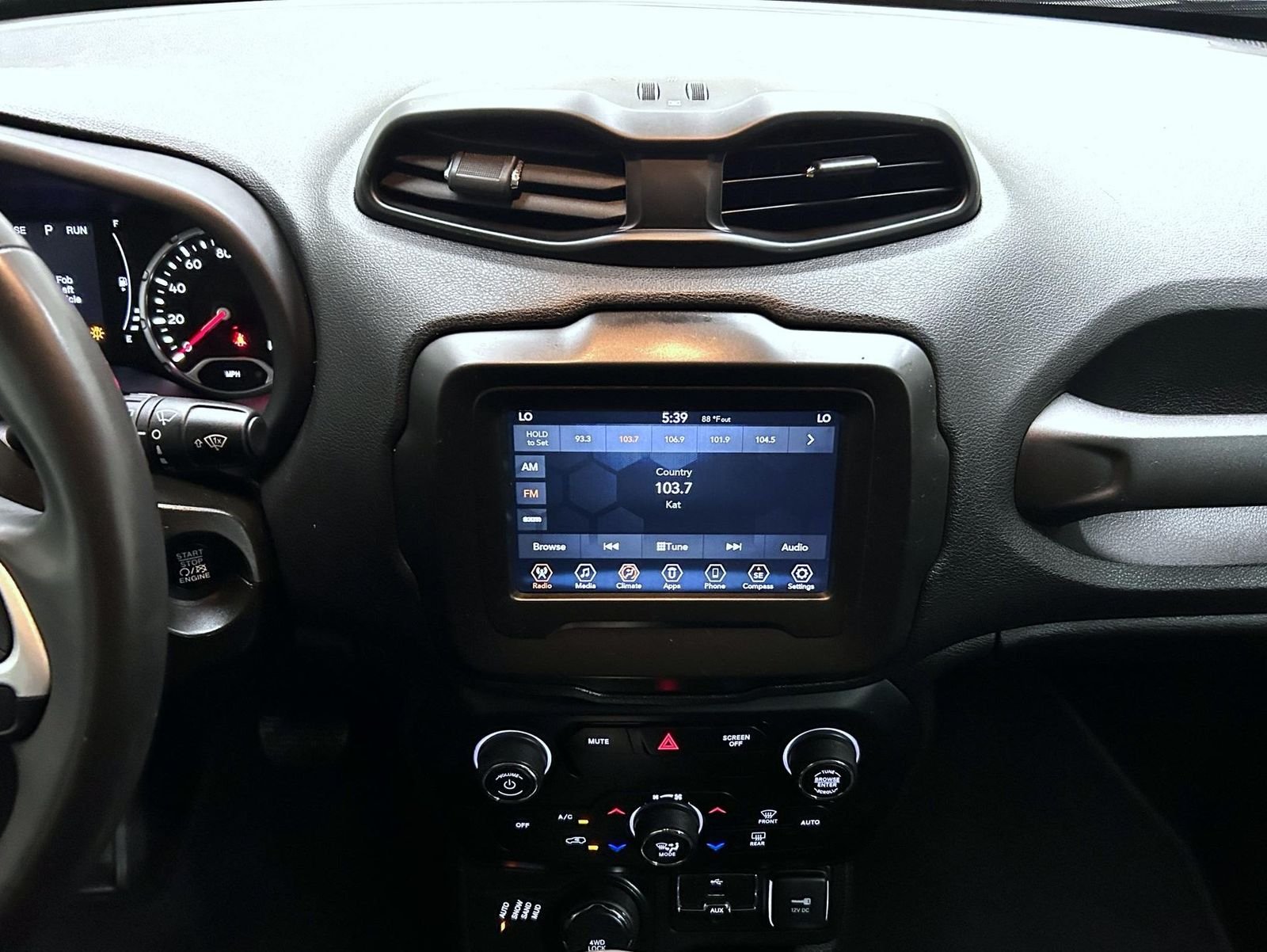 Used 2020 Black Jeep Latitude image 13