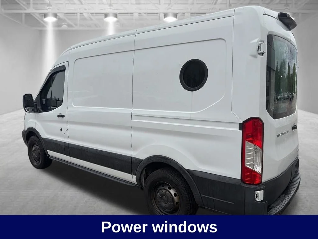 Certified Used 2019 Oxford White Ford Base image 8