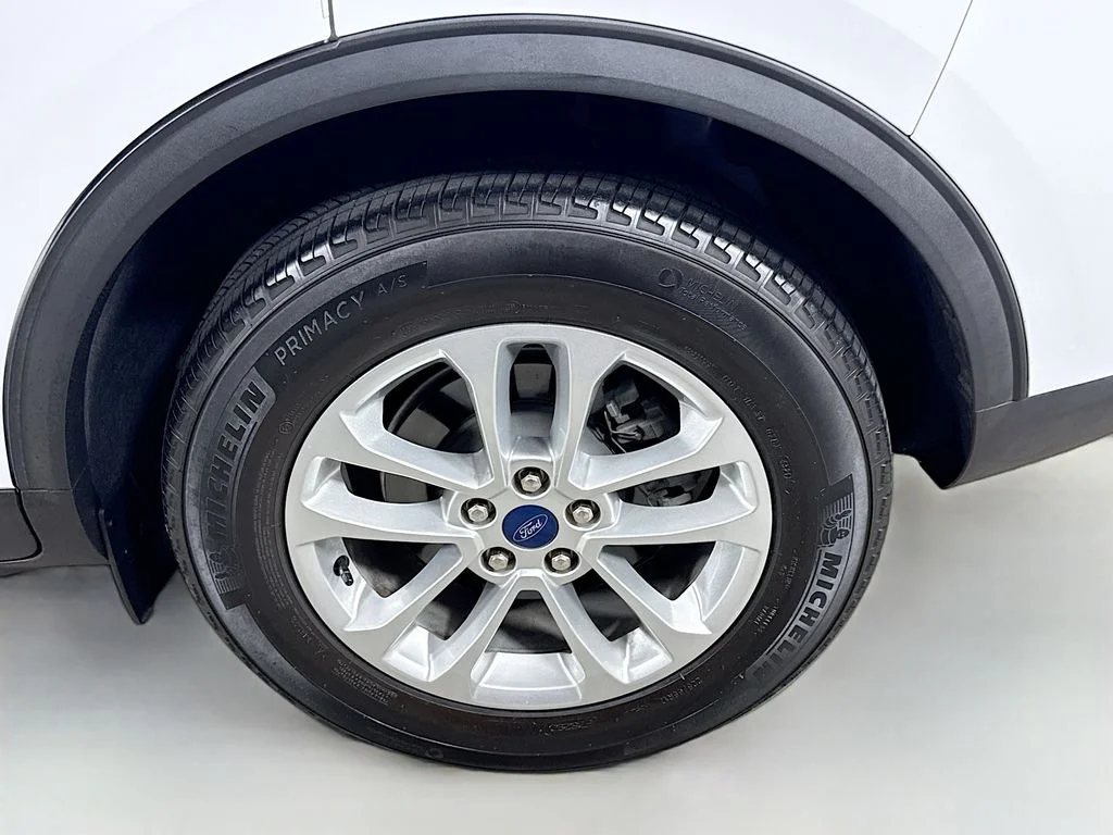 Used 2022 Oxford White Ford SE image 30