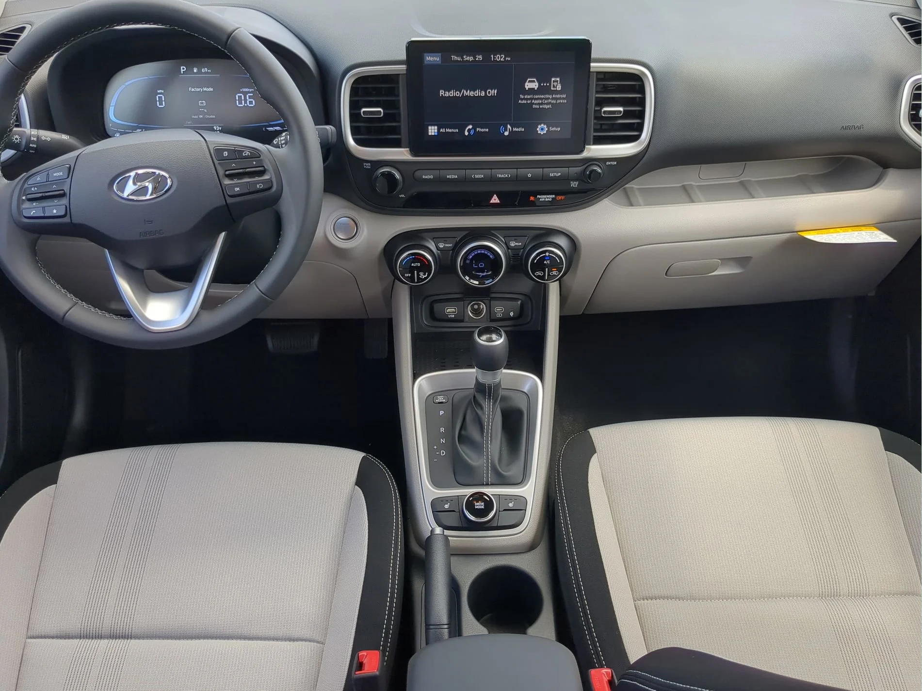 Used 2026 Lunar White Hyundai SEL image 14