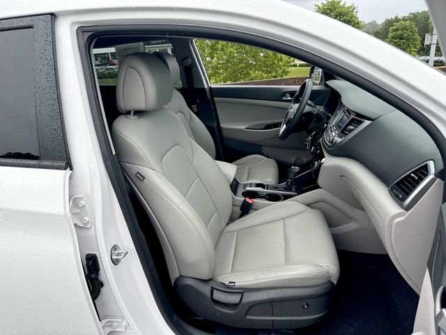 Used 2017 White Hyundai SE image 24