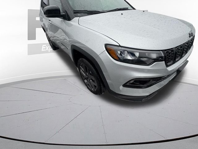 New 2026 Silver Zynith Metallic Clear-Coat Exterior Paint Jeep Limited image 5