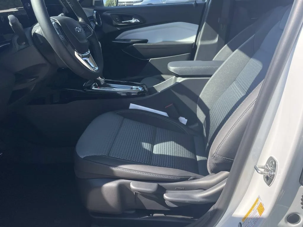 2026 Chevrolet Trax LT - Photo 13