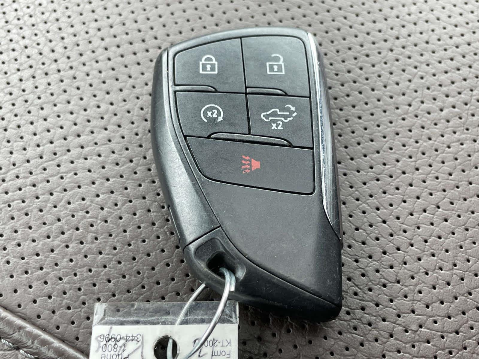 Used 2023 Summit White GMC Denali image 4