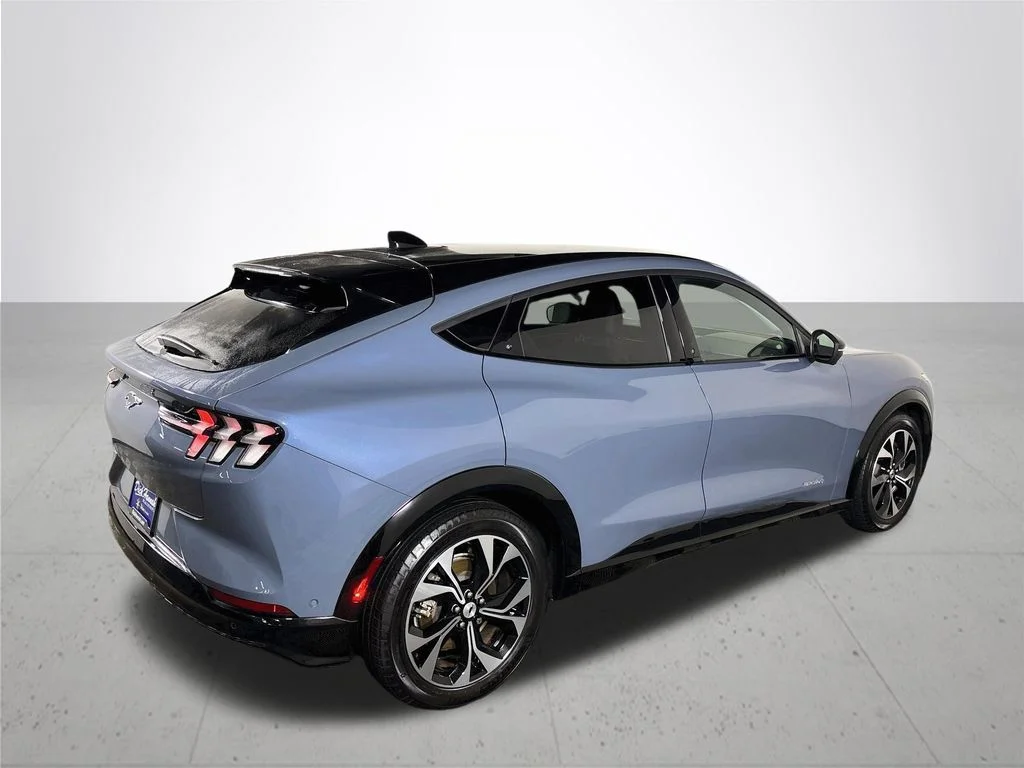 Used 2023 Vapor Blue Ford Premium image 6