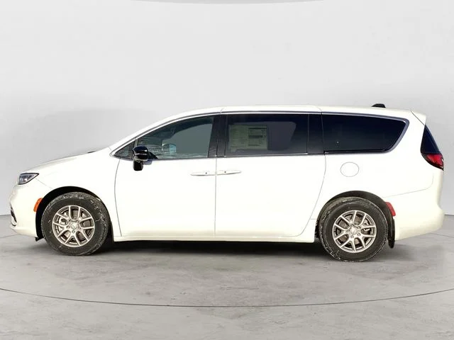 New 2026 Bright White Clearcoat Chrysler SELECT image 2