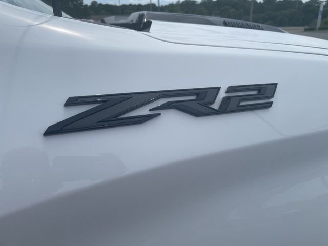 Used 2025 White Chevrolet ZR2 image 4