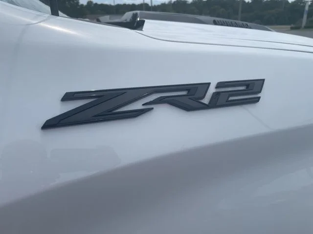 Used 2025 White Chevrolet ZR2 image 4