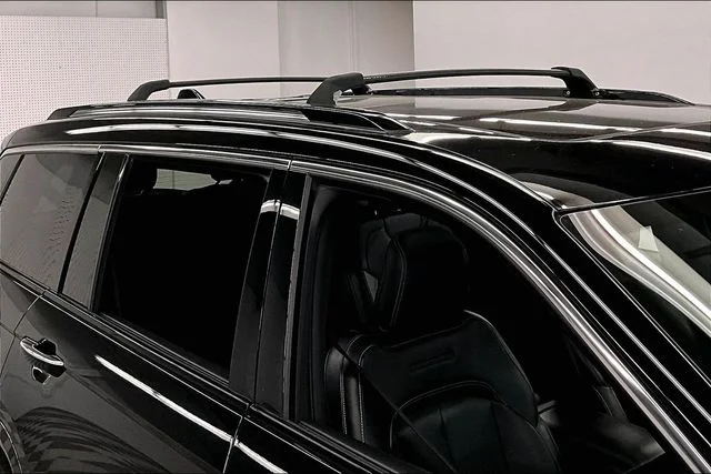 Used 2023 Diamond Black Crystal Pearlcoat Jeep Overland image 11