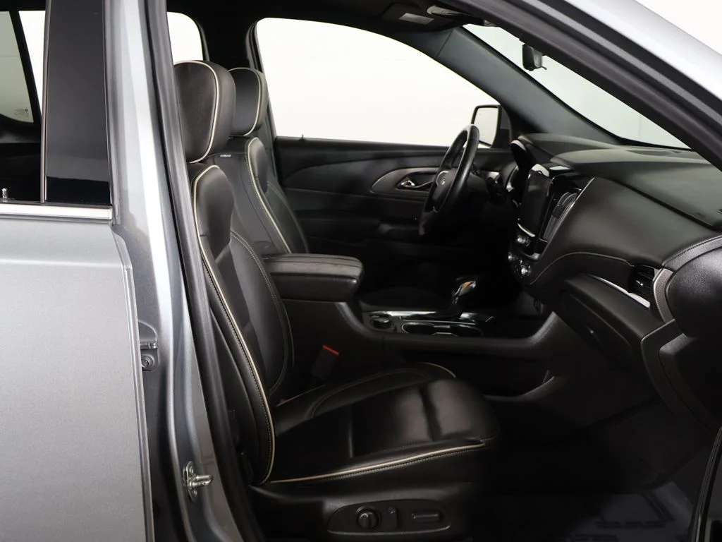 Used 2023 Gray Chevrolet Premier image 33
