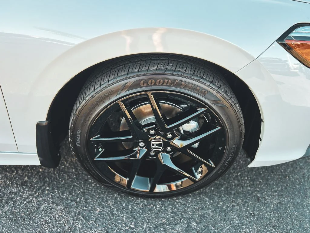 Certified Used 2025 White Honda  image 11