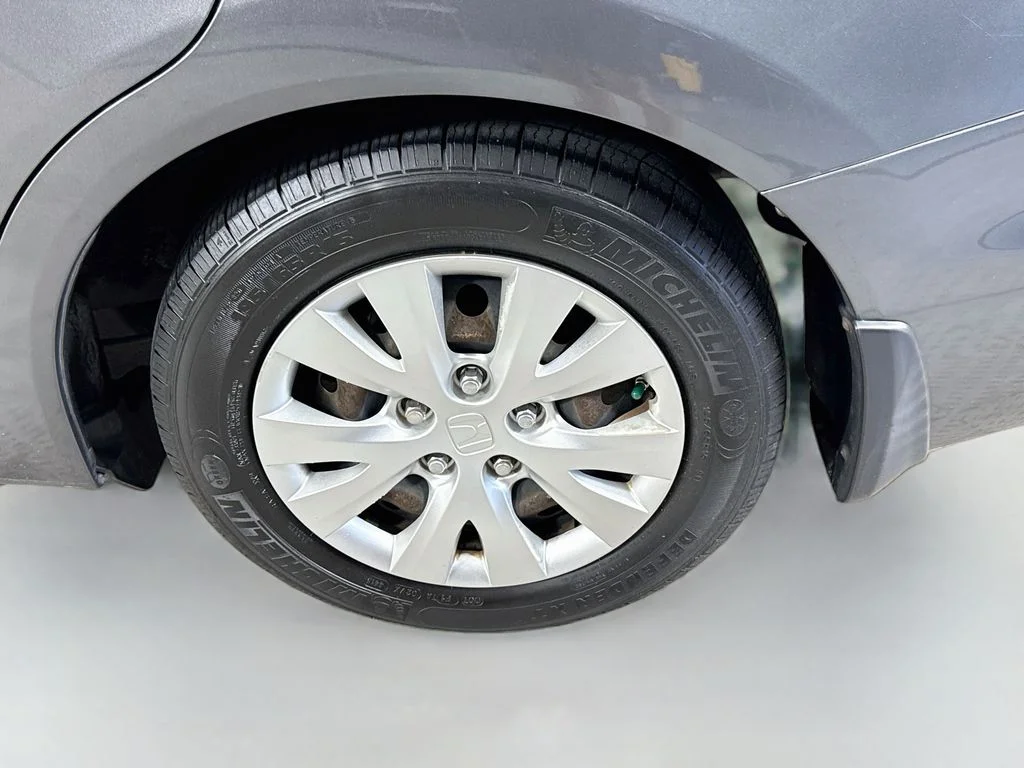 Used 2012 Urban Titanium Metallic Honda LX image 27