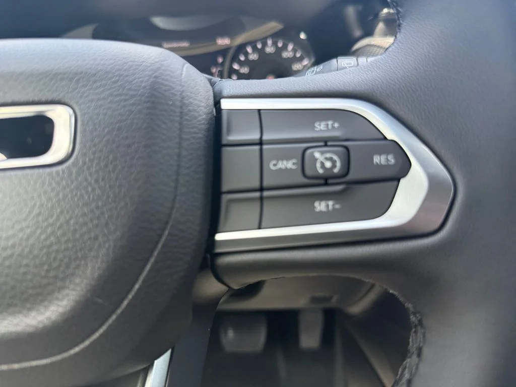 New 2026 Black Jeep Latitude image 23