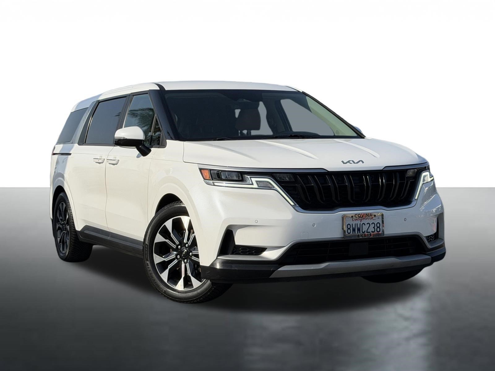 2022 Kia Sedona EX's photo