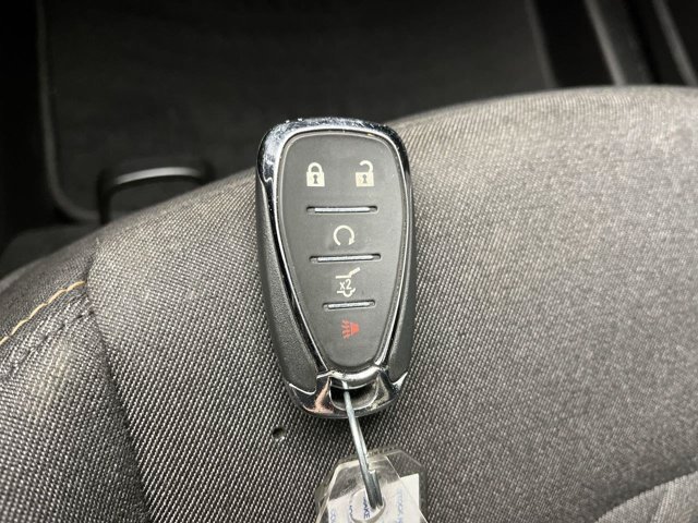 Used 2018 Summit White Chevrolet LT image 24