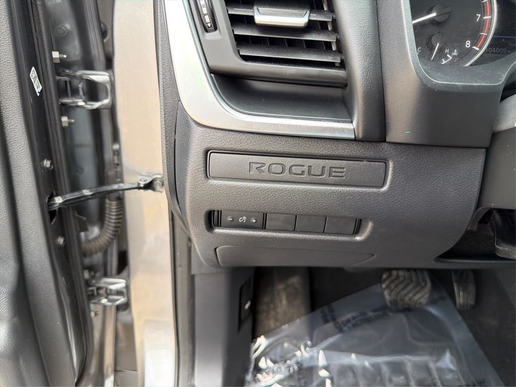 Used 2021 Gun Metallic Nissan S image 18