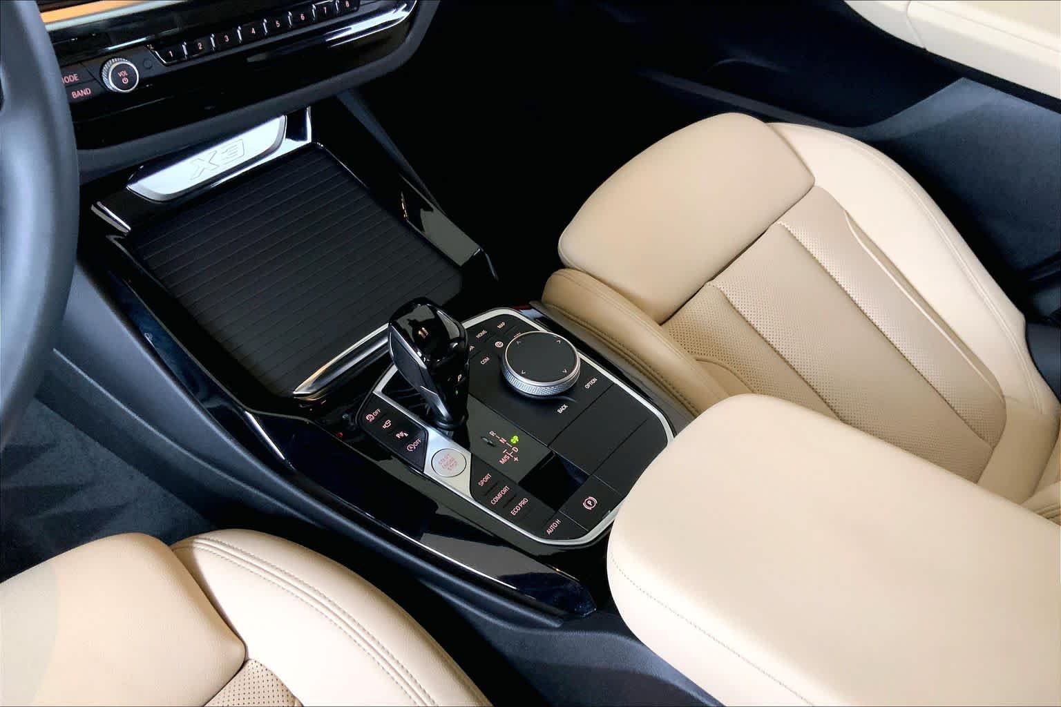 Used 2023 Alpine White BMW sDrive30i image 17