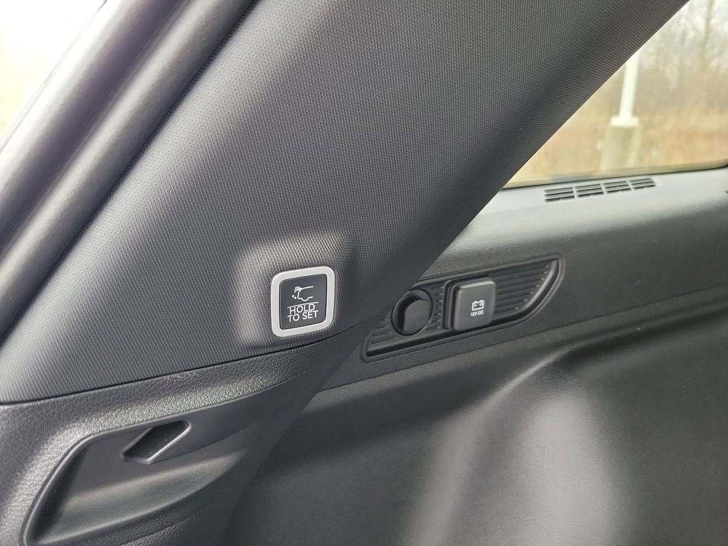 New 2026 Diamond Black Crystal Pearlcoat Jeep Laredo X image 6