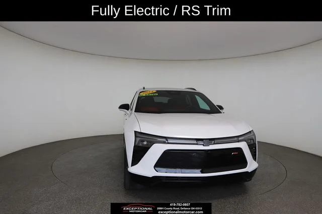 Used 2024 White Chevrolet RS image 30