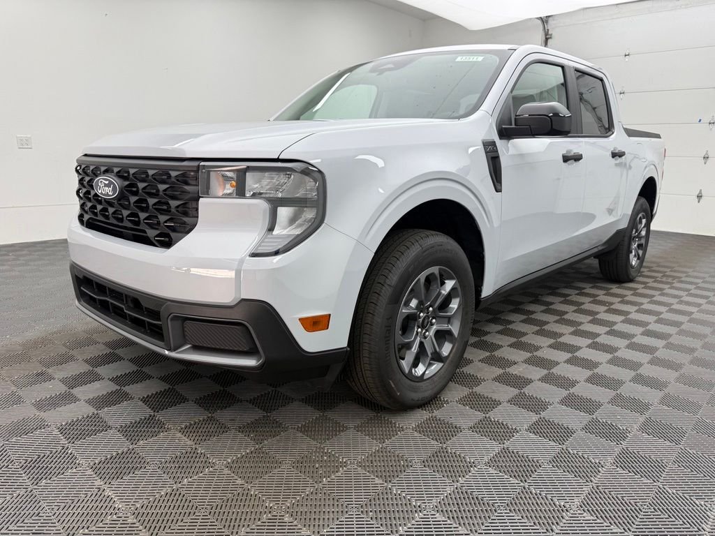 New 2026 White Ford XLT image 2