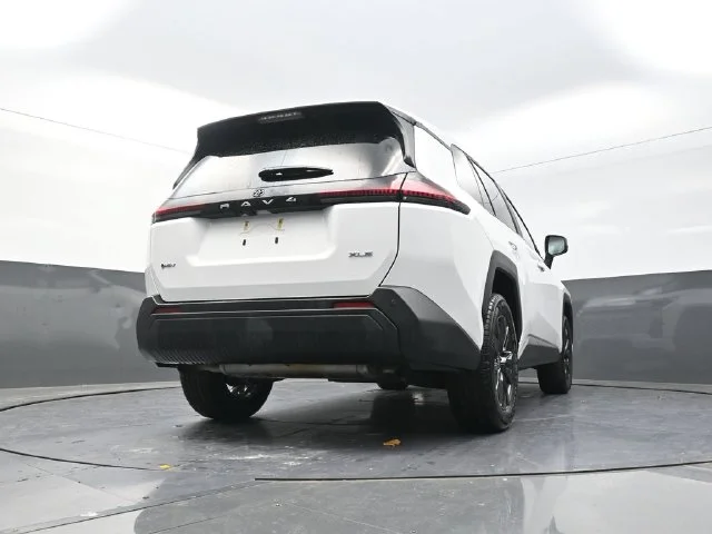 Used 2026 White Toyota XLE Premium image 36