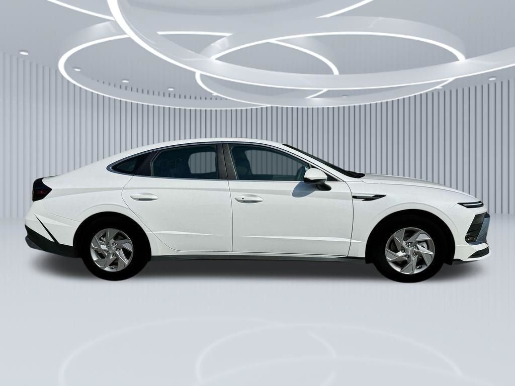 2025 Hyundai Sonata SE - Photo 28
