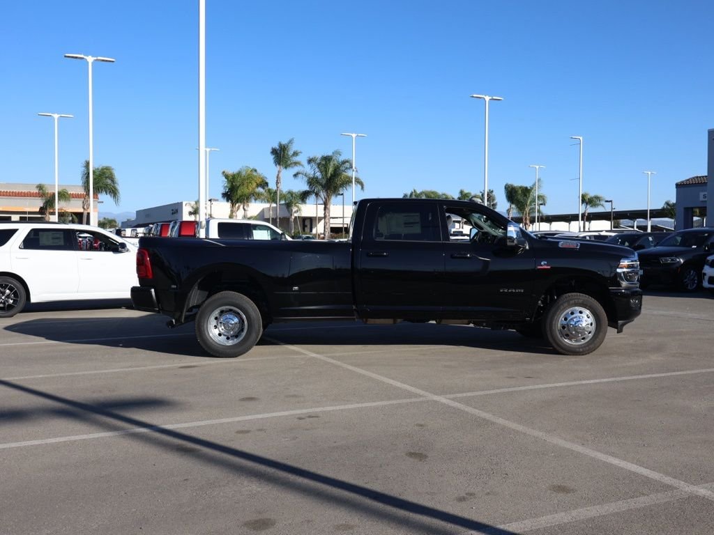 New 2026 Diamond Black Crystal Pearl-Coat Exterior Paint RAM Laramie image 2
