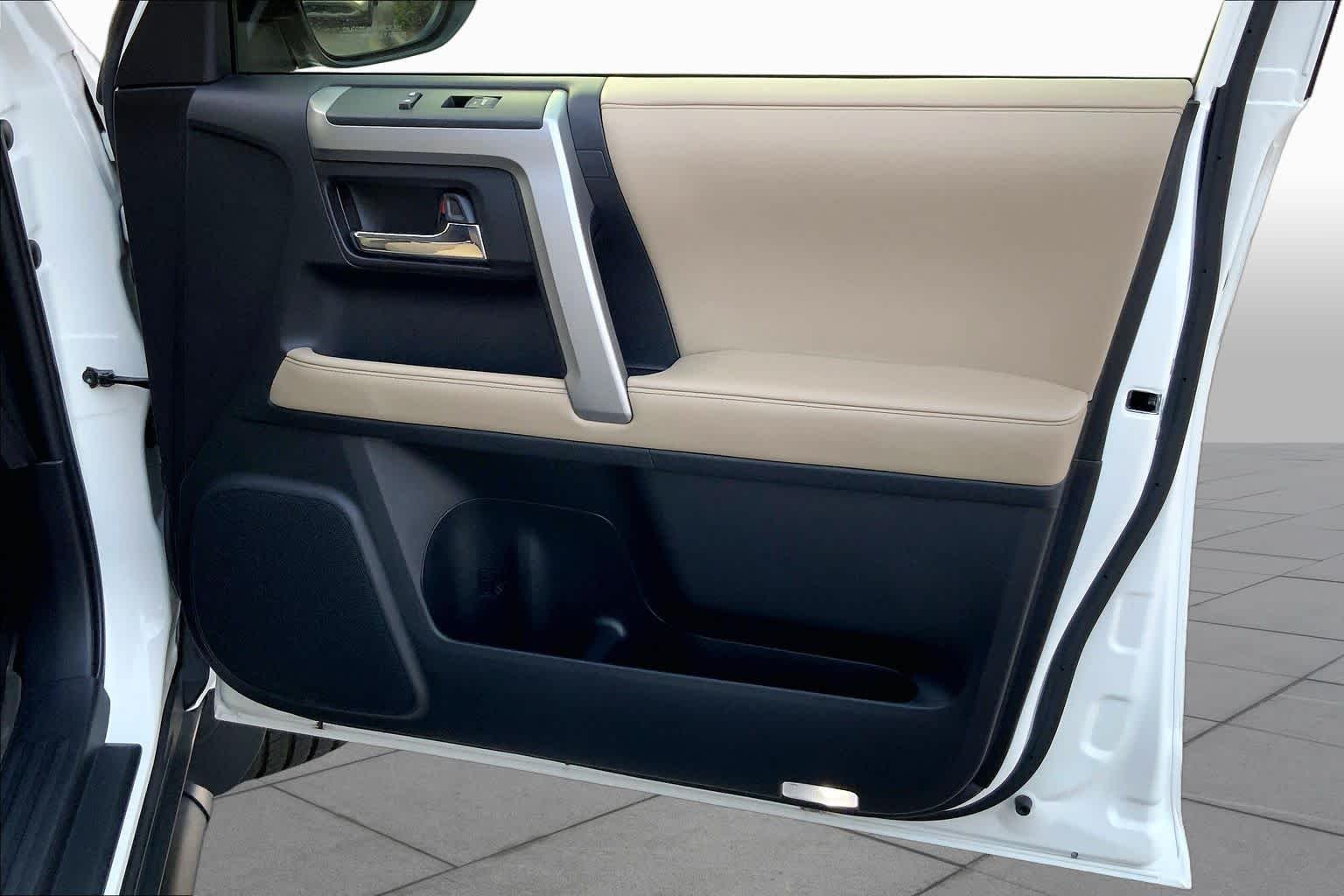 Used 2023 Ice Cap Toyota SR5 Premium image 22