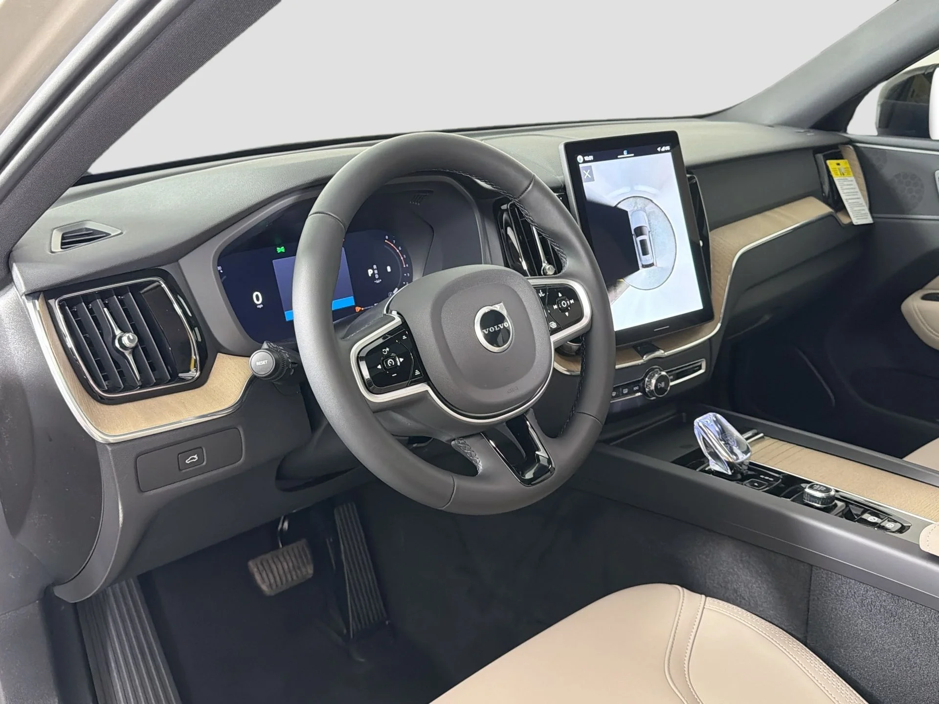 New 2026 Bright Dusk Volvo Plus image 9